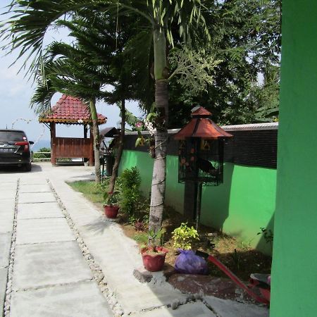 Losmen Kinasih Puncak & Gazebo Pandang Bantul Εξωτερικό φωτογραφία