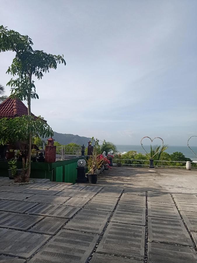 Losmen Kinasih Puncak & Gazebo Pandang Bantul Εξωτερικό φωτογραφία