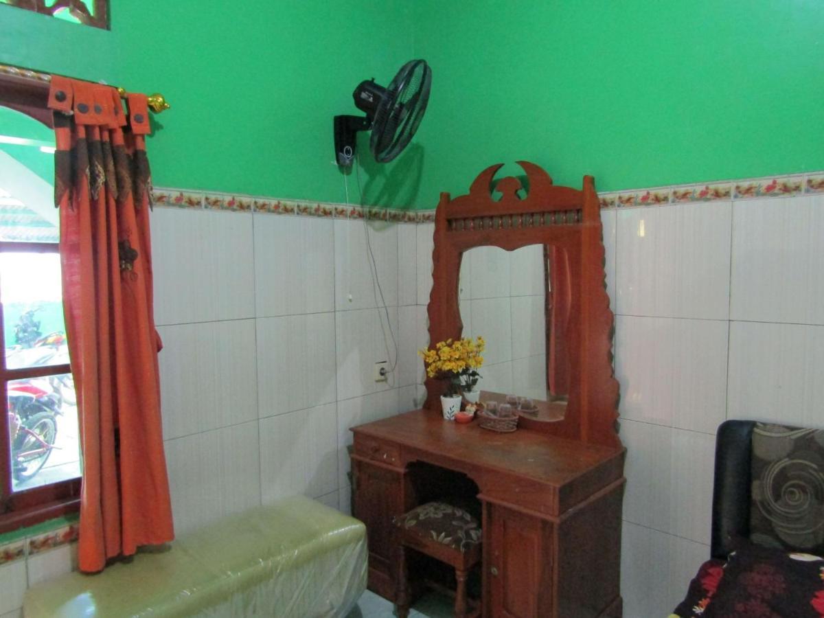 Losmen Kinasih Puncak & Gazebo Pandang Bantul Εξωτερικό φωτογραφία