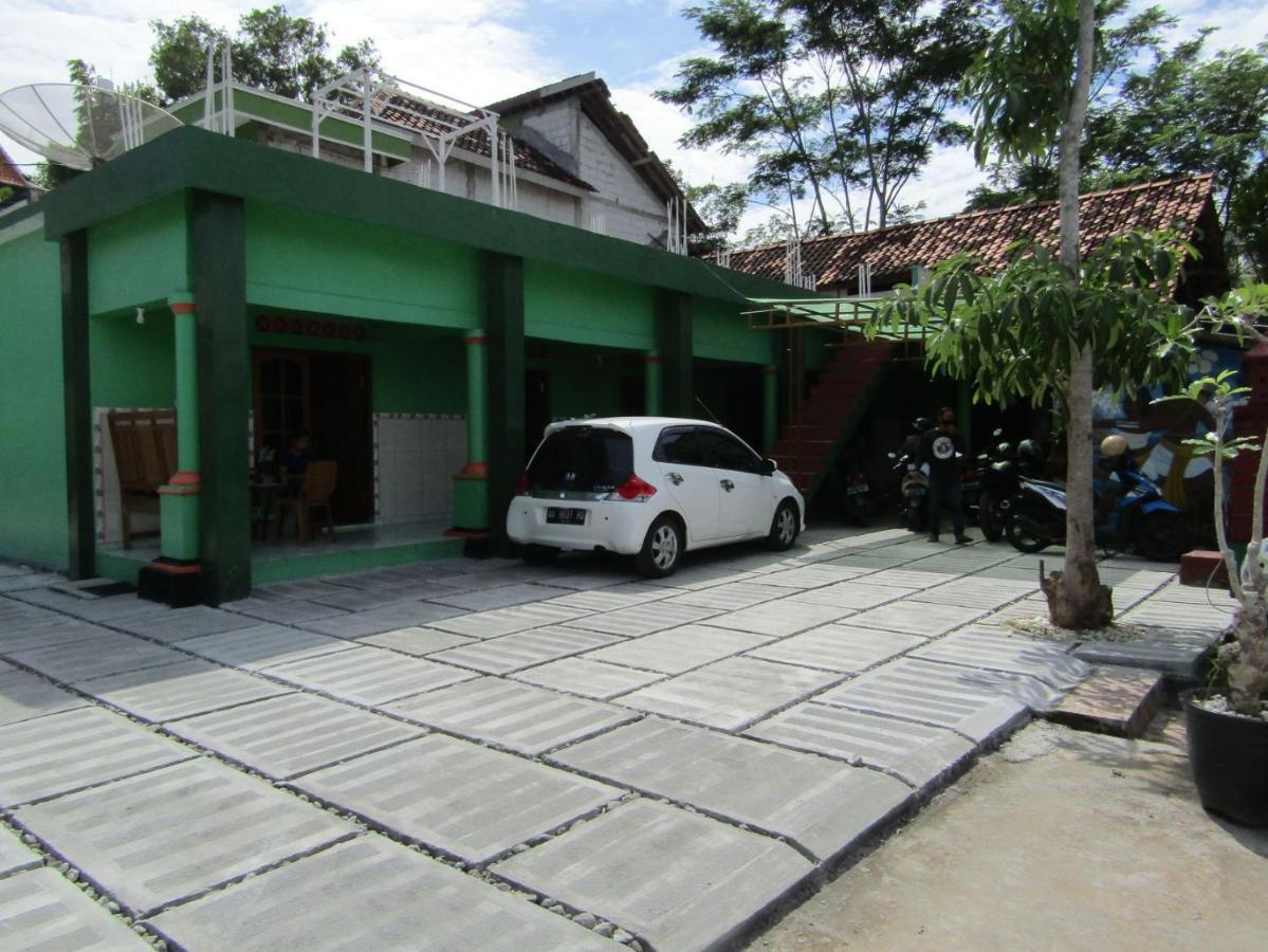 Losmen Kinasih Puncak & Gazebo Pandang Bantul Εξωτερικό φωτογραφία