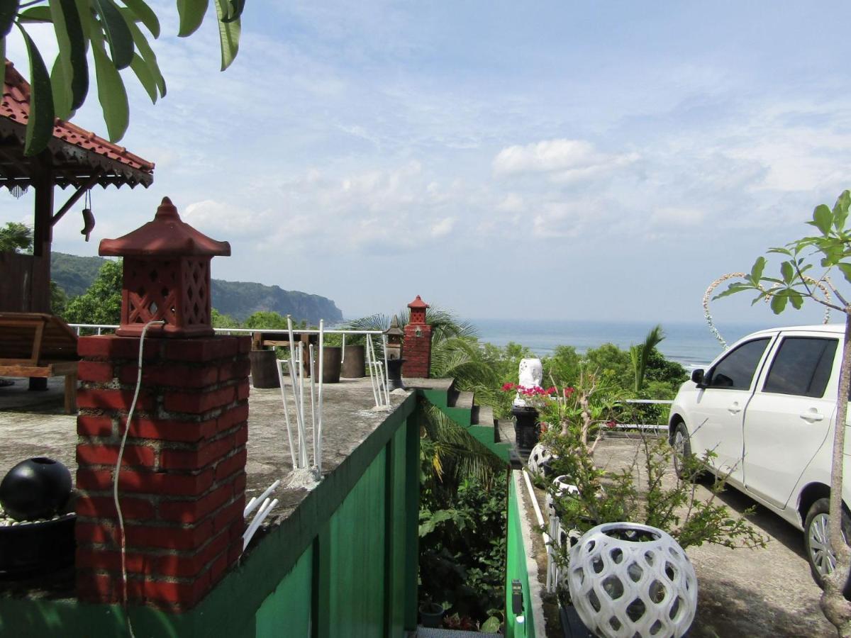 Losmen Kinasih Puncak & Gazebo Pandang Bantul Εξωτερικό φωτογραφία