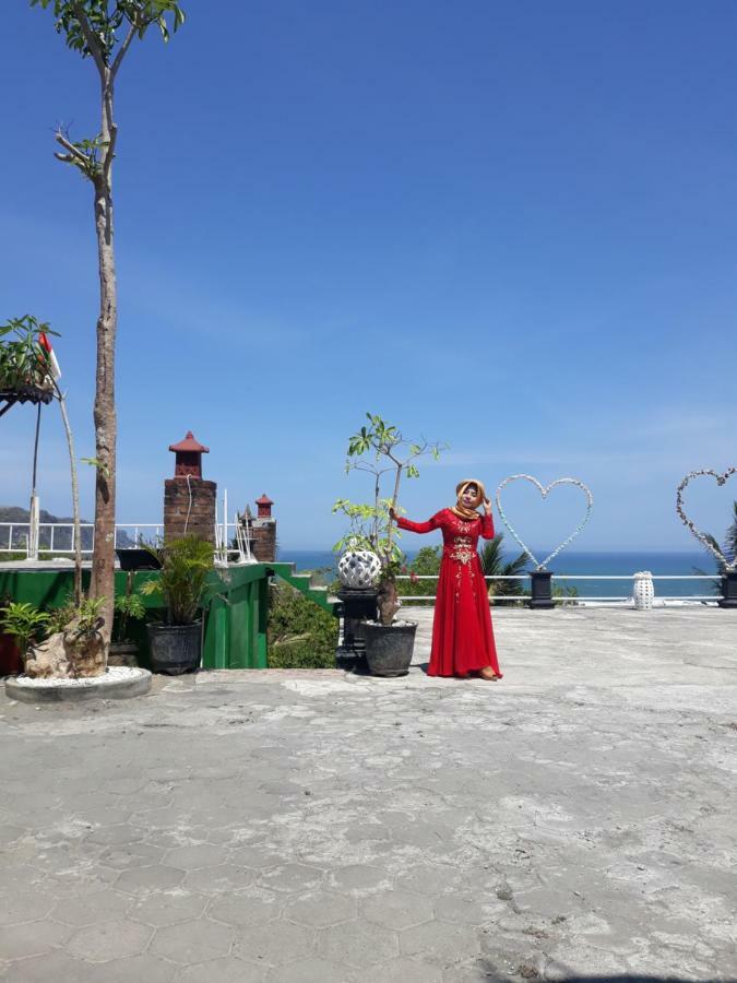 Losmen Kinasih Puncak & Gazebo Pandang Bantul Εξωτερικό φωτογραφία
